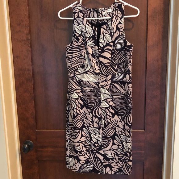 Navy and White Floral Patterned Dress - Picture 2 of 4